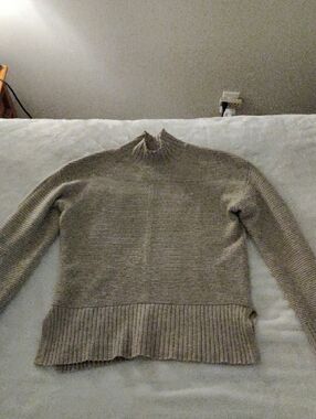 Cyrus Women's Ribbed Turtleneck Sweater - Taupe